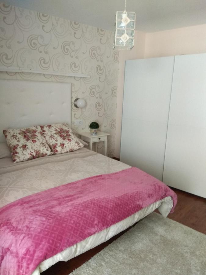 Apartamento Cine Colon Ribadeo Exterior foto